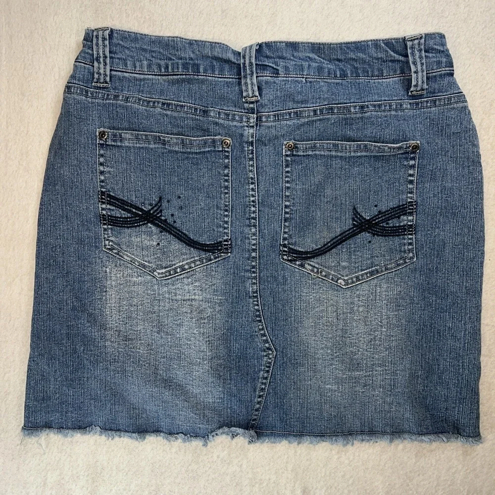Arizona Jean Co. Y2K Denim Mini Skirt Embellished Raw Edge Sz 16.5‎